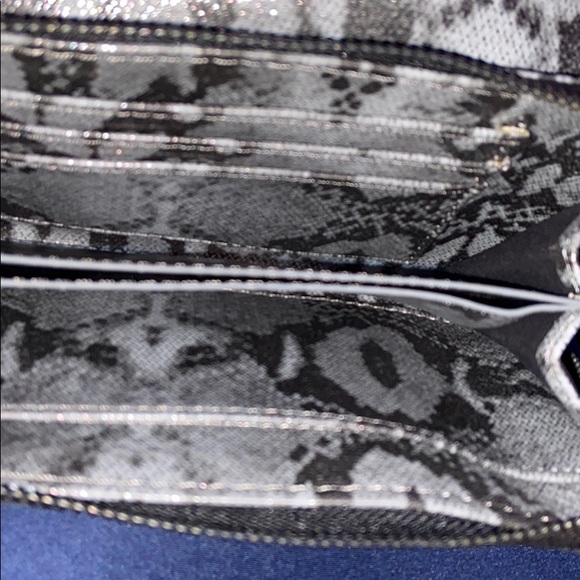 Purse - Picture 3 of 3